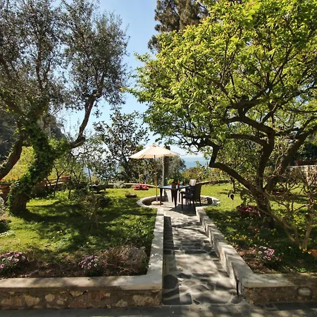 לינה וארוחת בוקר Casa Augusto