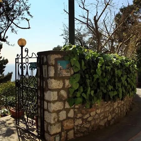 Oda ve Kahvaltı Casa Augusto Capri